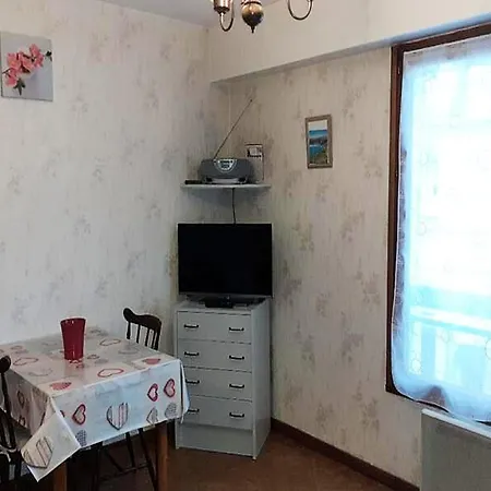 Studio For 2 People アパート